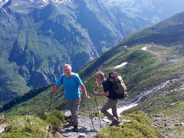 Vol dans le splendide vallon du Laisonnay 