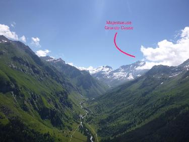 Vol dans le splendide vallon du Laisonnay 