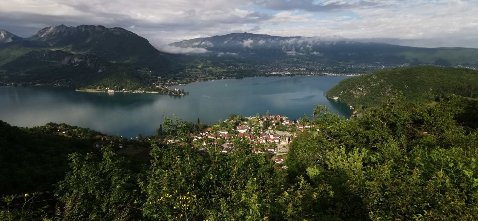 Vu sur le lac en montant