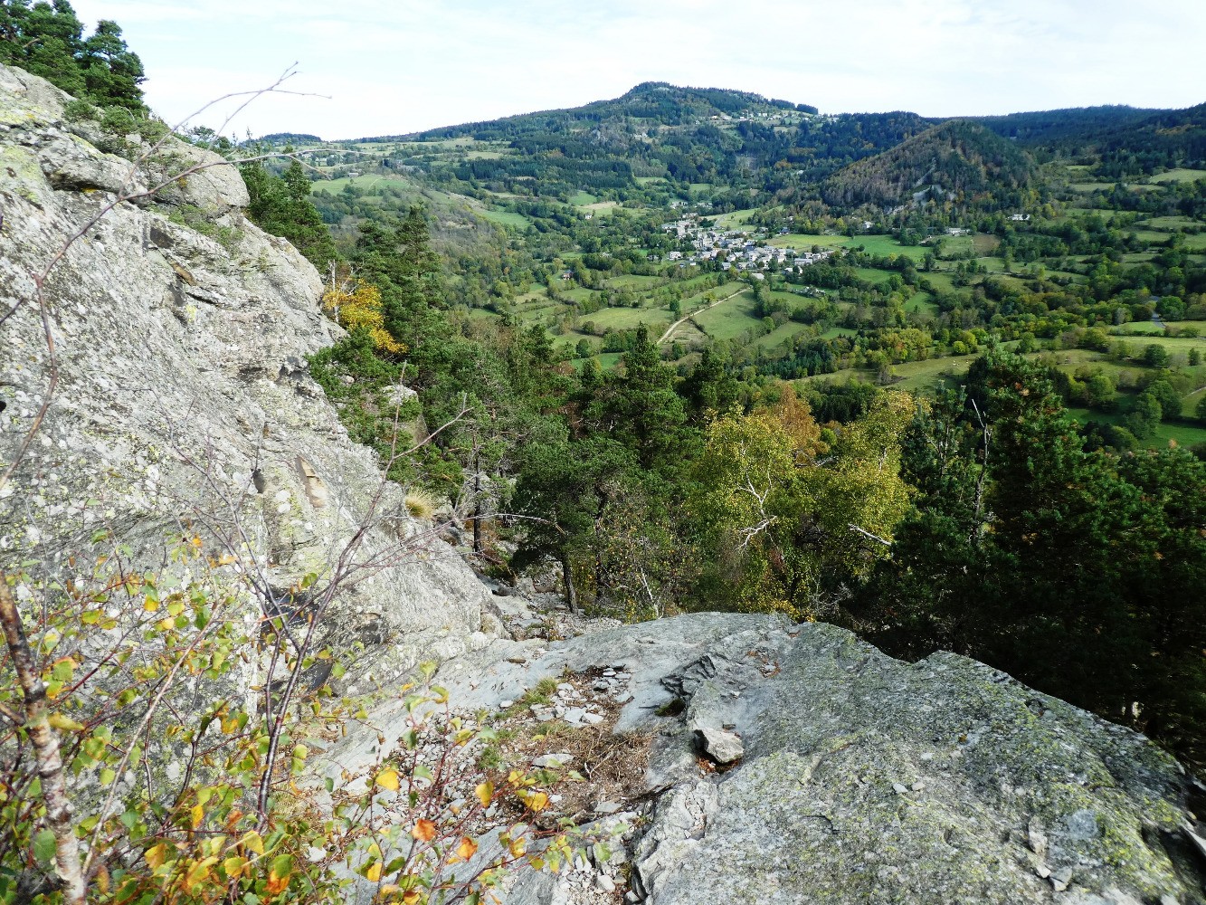 Vue arriÃ¨re vers Monedeyres et le Montivernoux
