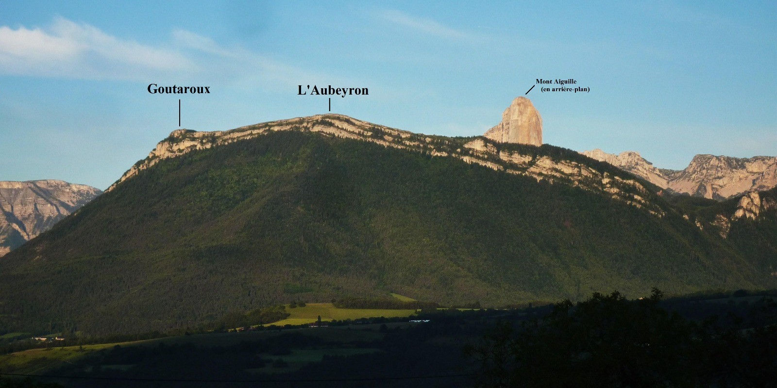 Vue d'ensemble de la montagne Goutaroux - Aubeyron