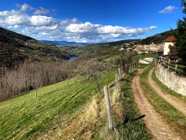 Vue arrière : la Valla, barrage de la Rive...